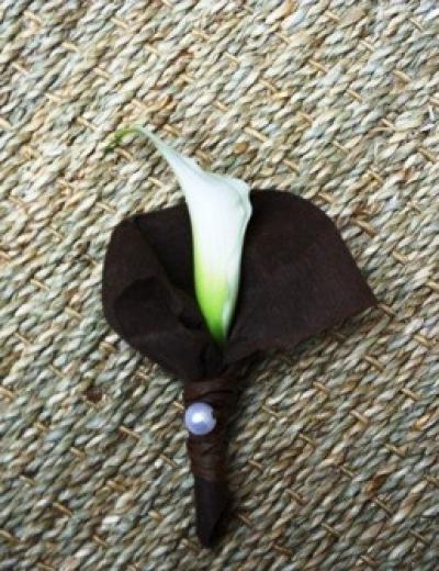 boutonniere calla